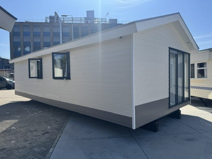 ** Canexel chalet 10.10 x 4.30 2 slaapkamers cv 27.950,-**