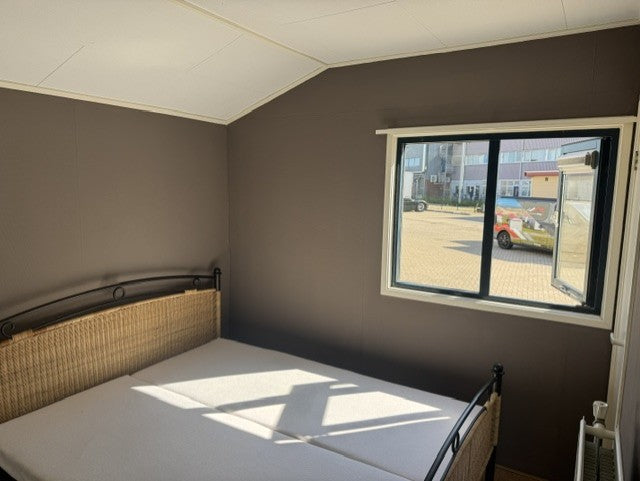 ** Canexel chalet 10.10 x 4.30 2 slaapkamers cv 27.950,-**