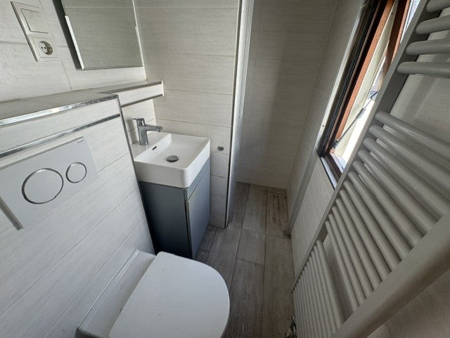 ** Chalet 10 x 3.90 2 slaapkamers cv Meeneemprijs: VERKOCHT!**